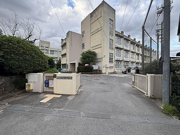 堺市立東百舌鳥中学校まで徒歩２０分