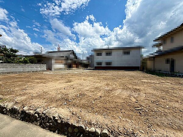 【個性あふれる住まいを実現できる「建築条件無の売土地」です】