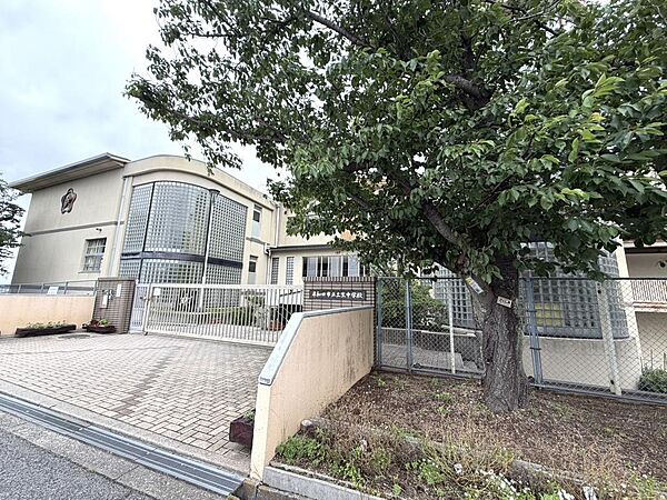 岸和田市立土生中学校まで徒歩２１分