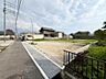 その他：【閑静な住宅地でのびのび子育て】閑静な住宅地で子育て家族にピッタリ。毎日のお散歩も快適な緑に恵まれたエリアです。