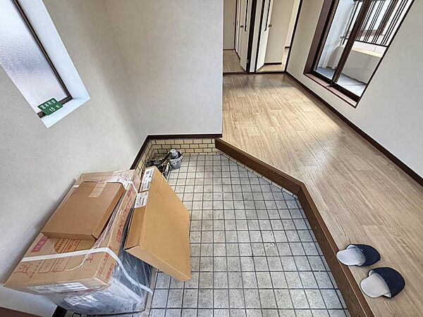 ゆとりの玄関です！シューズボックスも置けますね♪玄関周りもスッキリ片付きます！