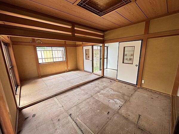 【和室の畳表替えします】イグサの香りで癒しの空間です！和室と和室を繋げてさらに広く使っていただけますよ♪