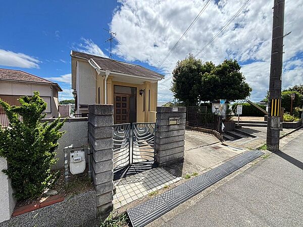 【前面道路】前面道路の幅は約４．２ｍです！開放感のある広々とした前面道路です♪