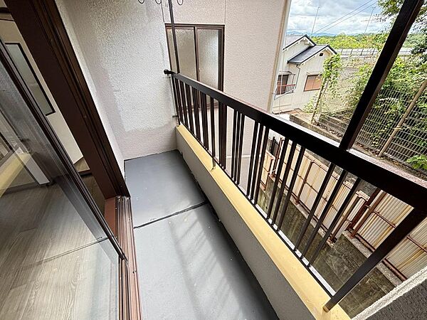 南面バルコニーですので、日当り良好で洗濯物が良く乾きそうですね♪