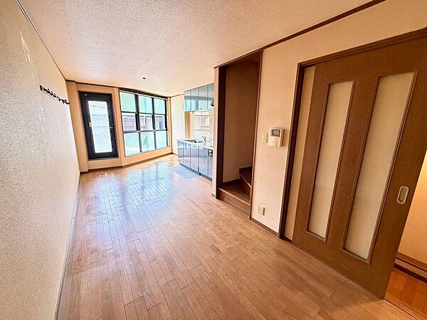 暮らしの中心となるリビングは、家族みんなが心地よく過ごせる癒しの空間ですよ！