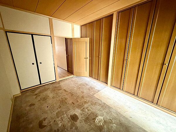 収納スペースありますよ！収納場所に困らず綺麗な室内をたもてますね♪