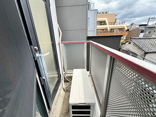 横に長いバルコニーです！洗濯物の多い日も安心ですね！