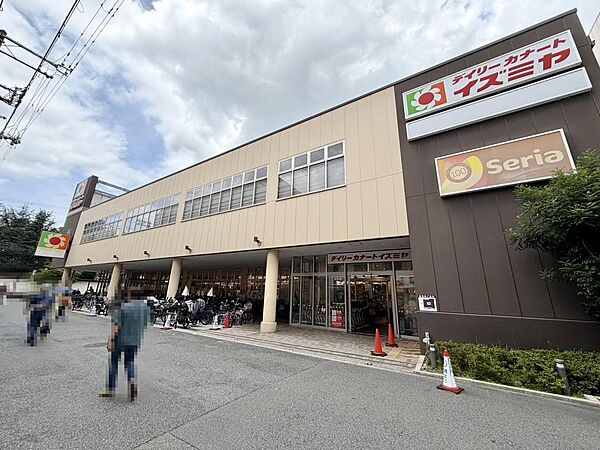 デイリーカナートイズミヤあびこ店まで徒歩６分