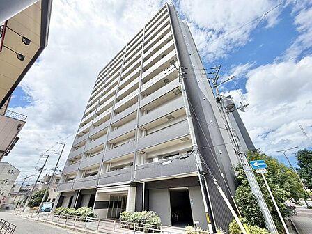 JR阪和線「長居」駅まで徒歩９分♪大阪メトロ御堂筋線「長居」駅まで徒歩１０分♪２沿線利用可能ですので、毎日の通勤や通学に便利ですよ！