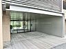 エントランス：ゆとりのある洗面室ですよ！朝の身支度もスムーズにできますね！収納もあるので、ストックアyタオルの置き場所にも困りませんね♪