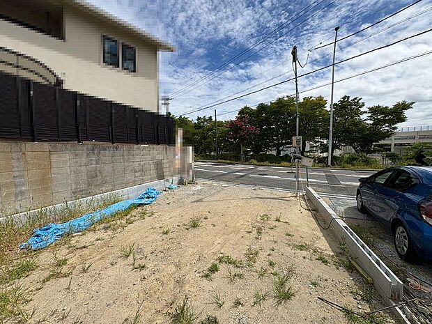 【浴室乾燥機付きです】一坪以上の浴室でのびのび一日の疲れを癒して下さいね!浴室に窓が付いているので、換気ができて湿気やカビ防止になりますよ♪
