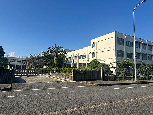 堺市立赤坂台中学校まで徒歩16分
