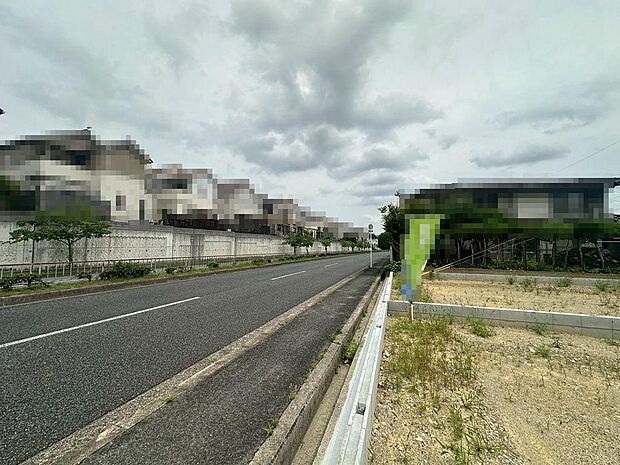 前面道路約6.1m!運転の苦手な方も安心ですね♪是非現地にてご確認ください!