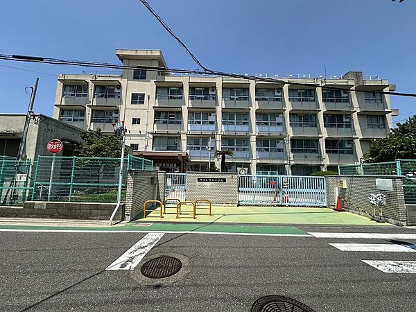 堺市立神石小学校まで徒歩９分
