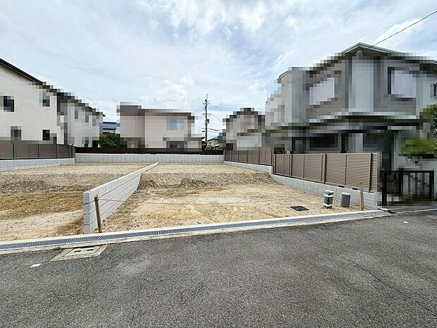 並列に駐車2台可能!車の出し入れもスムーズにできますね!