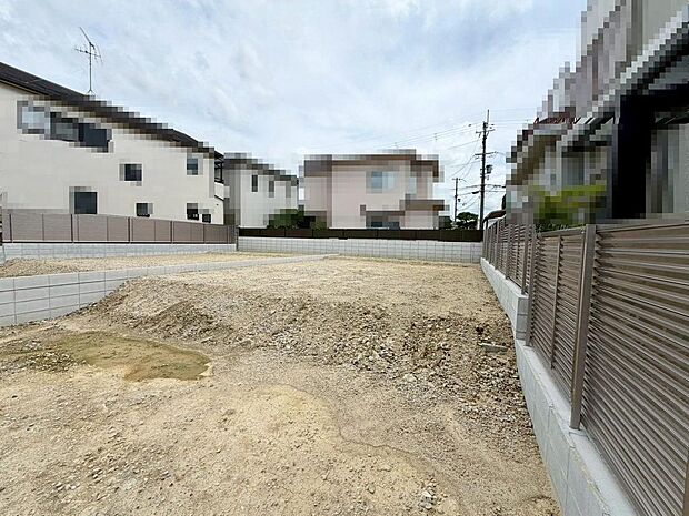【LDK約16帖】2面採光の明るくゆとりのあるリビングに家族の時間も増えますね!ゆったりと家族だんらんをお楽しみいただけます!