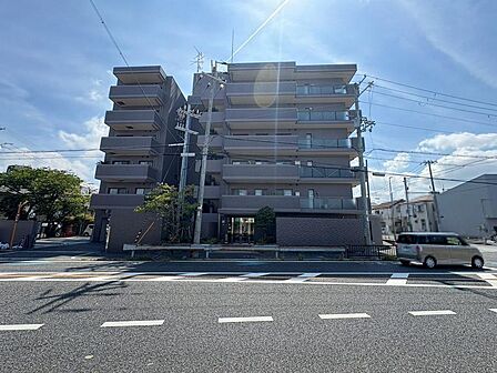 南海本線「羽衣」駅まで徒歩１３分！南海高師浜線「伽羅橋」駅まで徒歩３分！毎日の通勤や通学に便利ですね！