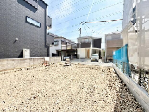 ＬＤＫ約１９．５帖♪２面採光の明るくゆとりのあるリビングは家族が自然に集まる空間になりますね♪