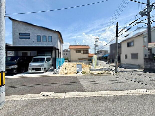 駐車３台可能ですよ！セカンドカーの置き場所に困らないですね♪