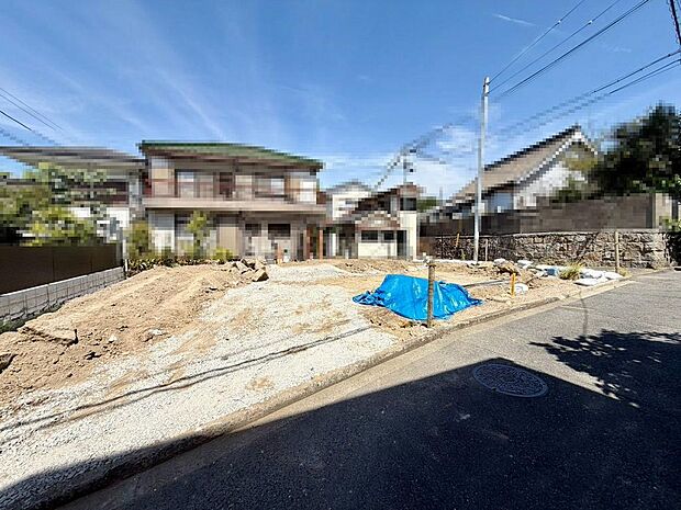 LDK約17帖!2面採光の明るくゆとりのあるリビングは家族が自然に集まる空間になりますね♪