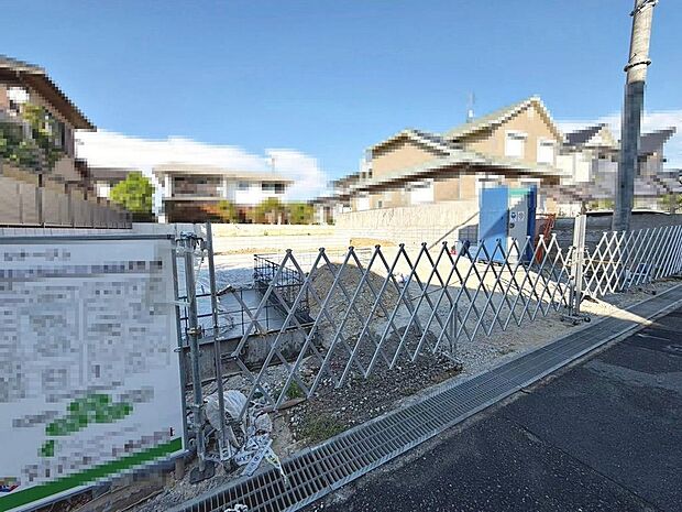 【前面道路約6m】広々運転の苦手な方も安心ですね♪是非現地にてご確認ください!