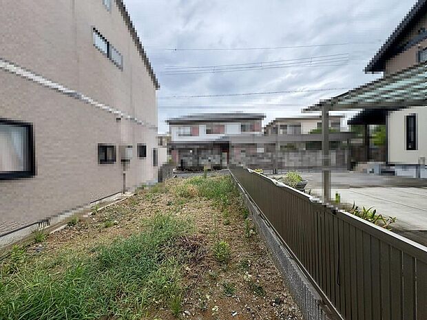 キッチン前に窓ございますので、換気が出来ますね!