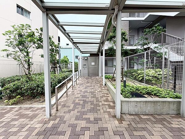 ◆９階部分につき通風・眺望良好◆穏やかな風が舞い込む快適な住まいです♪眺めも綺麗ですので開放的な気分になれますよ♪