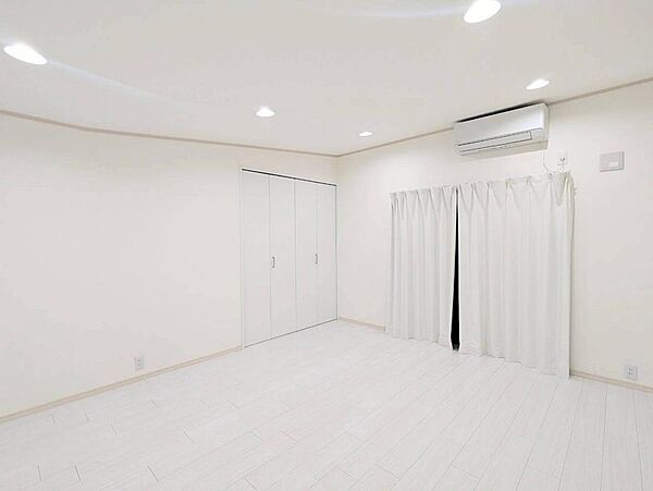 ２面採光の居室ありますよ！明るく風通しの良い室内に気持ちも明るくなりますね！
