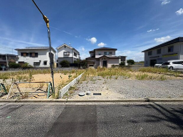 ウォークインクローゼットをはじめ、随所に豊富な収納スペースを確保！居住空間に一層の開放感をもたらします♪