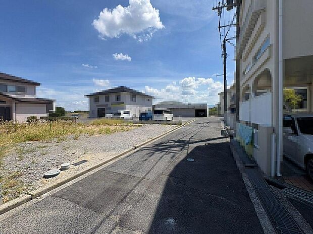 南西面にバルコニーがあるので、日当たり良好で、洗濯物が良く乾きますね！
