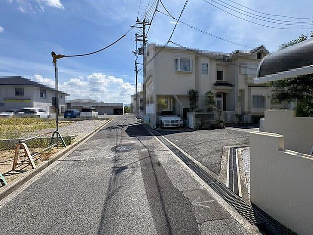 全棟並列に駐車２台可能！セカンドカーや来客時にも安心です！角地の区画もございます！是非現地にてご確認ください♪