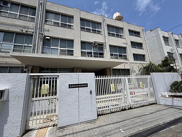 加賀屋中学校