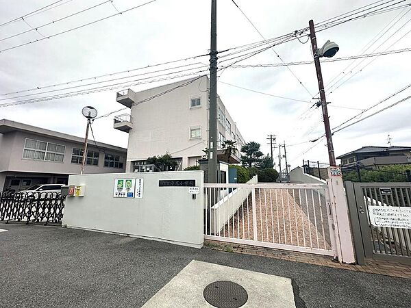 堺市立平尾小学校まで徒歩６分