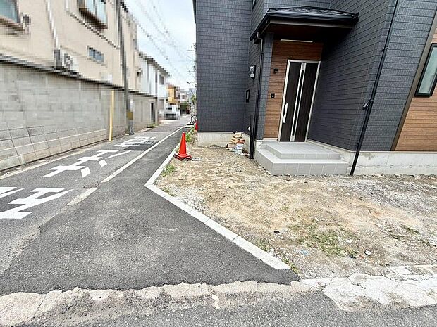 対面式を採用したキッチンですので、リビングで寛ぐご家族をいつも感じられます!会話を楽しみながら家事ができますね♪