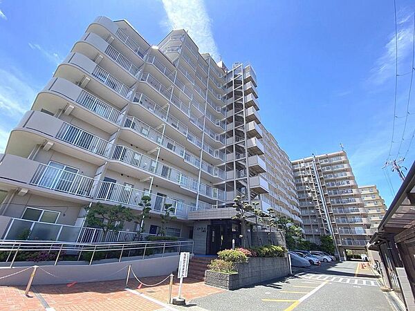 全洋室収納有りますので、収納場所に困らず綺麗な室内をたもてますね！