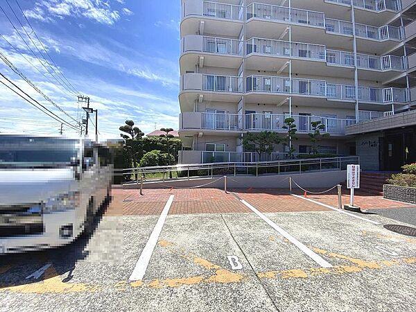 ２面採光のお部屋ございます！明るい室内は、風通しも良く、大変居心地の良い空間となっております♪爽やかな風を感じて起きる朝は、快適生活の始まりに！