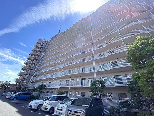 ＬＤＫ約１６．３帖のゆとりのあるリビングは家族の憩いの場になりますね！家族団欒をお楽しみください！