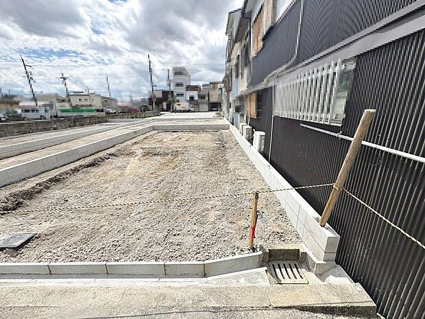 玄関にシューズボックスありますよ!玄関周りもスッキリ片付きますね♪