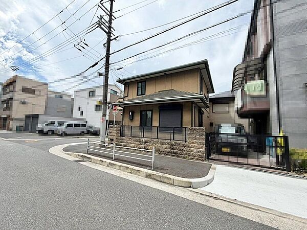 当物件については、居住中の為見学日程を別途営業担当よりお電話で調整させて頂くことがございます。予めご了承くださいませ。