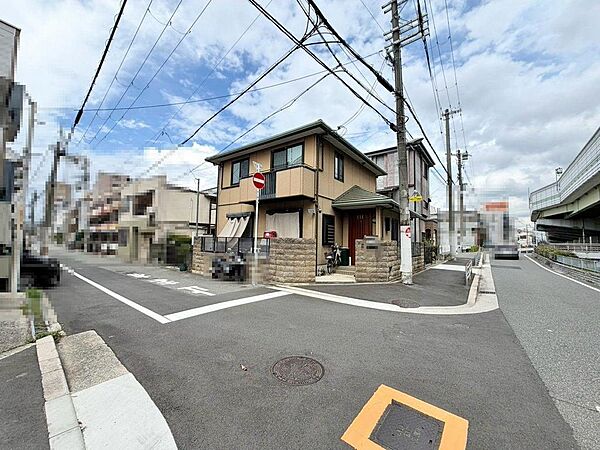イエストアではキッズスペース完備でお子様連れでもゆっくり物件のご紹介ができます！