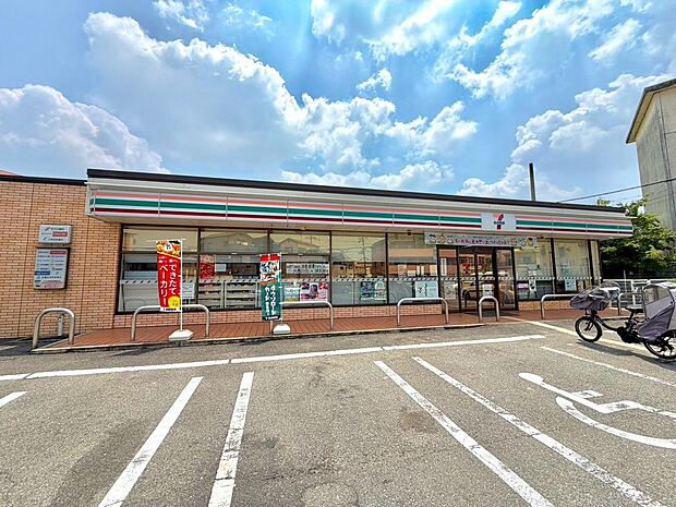 セブンイレブン堺深井東町店まで徒歩7分