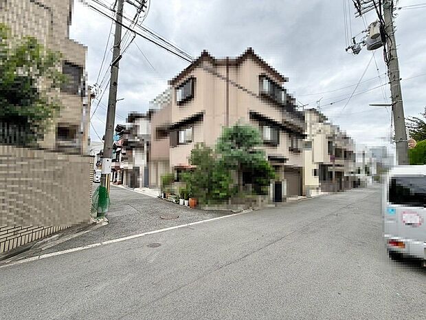 【バルコニー】開放感のあるバルコニーです♪お洗濯も楽々快適に干せますよ♪