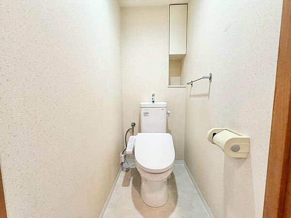 トイレ新調！綺麗なトイレで気持ちがいいですね♪