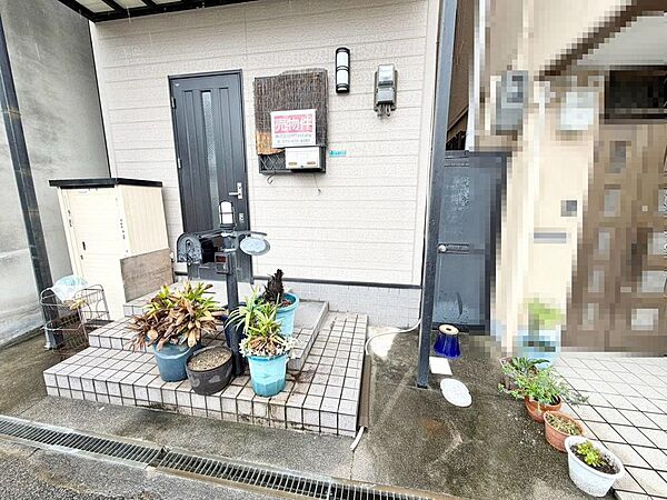 ２階リビングは日当たりがよく、温かく心地のいい室内♪家族が集まる場所だからこそ癒しの空間に。