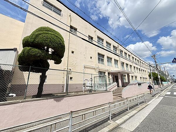 大阪市立敷津浦小学校まで徒歩１１分