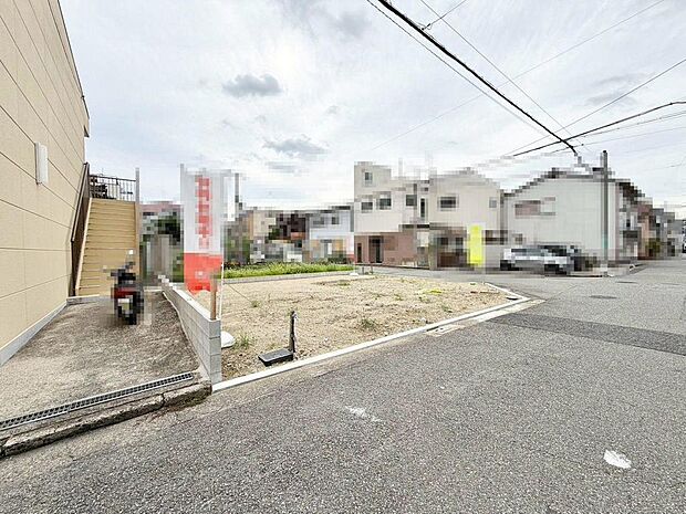 ＬＤＫ約１７帖！３面採光の明るくゆとりあるリビングに家族に時間も増えますね！スタディーカウンター付の書斎ありますよ♪