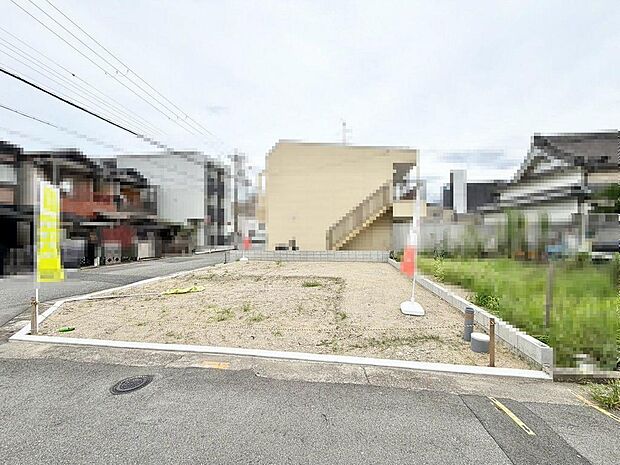 ゆとりの玄関ですよ！靴の脱ぎ履きがしやすいですね！シューズボックスも付いているので、玄関周りもすっきり片付きますね！