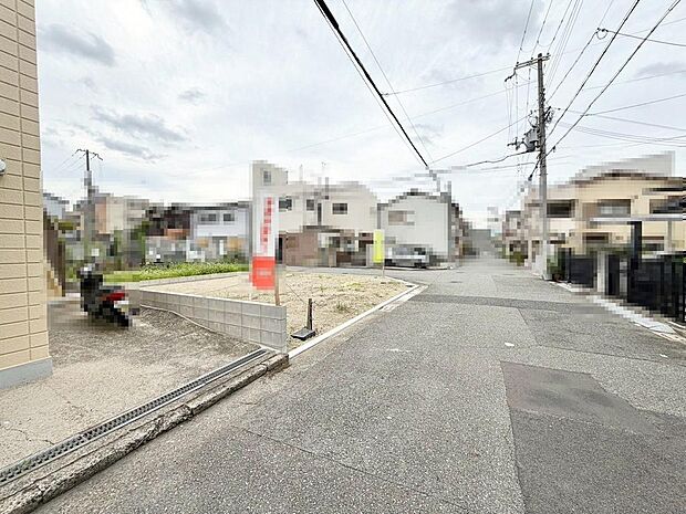 【浴室暖房乾燥機付】一坪以上の浴室です！のびのび一日の疲れを癒して下さいね！浴室に窓が付いているので、換気ができて湿気やカビ防止になりますよ♪