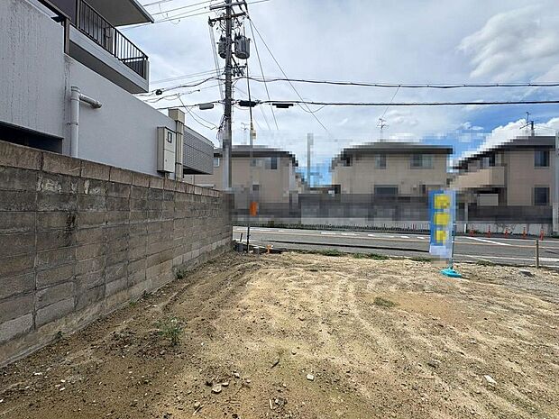 家族を身近に感じる対面式キッチンです♪食器洗浄乾燥機付ですので、後片付けも楽々です！