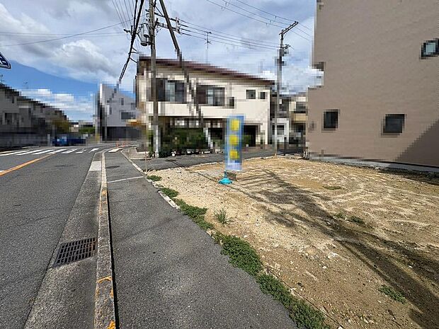 横に長いバルコニーですので、洗濯物も干しやすいですよ！
